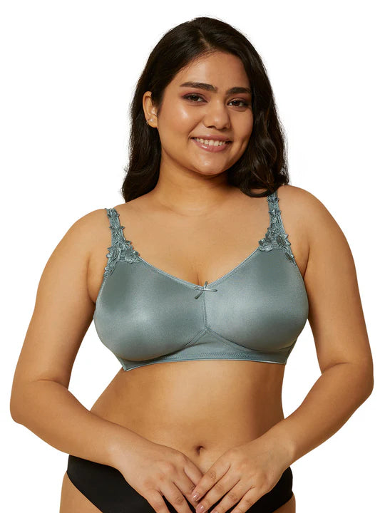 Triumph Minimizer Non-Padded Non Wired Bra – Perfect Support and Elegance