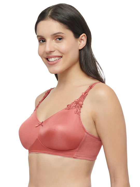 Triumph Minimizer Non-Padded Non Wired Bra – Perfect Support and Elegance